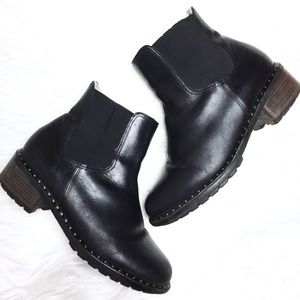 UGG Studded Chelsea Boots Black Leather 9